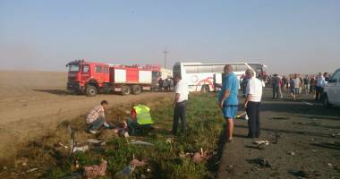 Imagini de groază, la Constanța. Trei morți într-un accident rutier. Femeia a fost aruncată prin ușa autocarului - 12