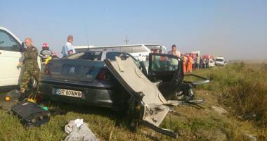 Stire din Eveniment : Imagini de groază, la Constanța. Trei morți într-un accident rutier. Femeia a fost aruncată prin ușa autocarului
