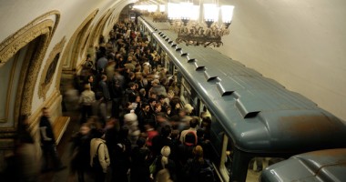 Stire din Actualitate : Cel mai grav accident la metroul din Moscova: Doi suspecți, arestați