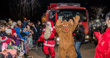 Stire din Eveniment : Moș Crăciun a ajuns în Tărâmul Magic cu ajutorul pompierilor de la ISU Dobrogea