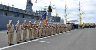 Stire din Eveniment : Moș Crăciun vine  din adâncurile Mării Negre