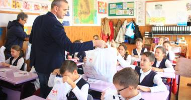 Moș Nicolae le-a făcut o bucurie copiilor din Năvodari - 2