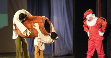 Stire din Cultură-Educație : "Motanul încălţat" stârneşte noi ropote de aplauze