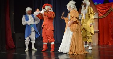 Stire din Cultură-Educație : "Motanul Încălțat", la Teatrul "Căluțul de Mare"