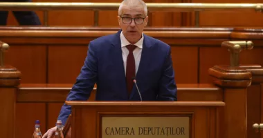 Stire din Politică-Administrație : Radu Marinescu rămâne în funcție: moțiunea AUR împotriva ministrului Justiției, respinsă de deputați