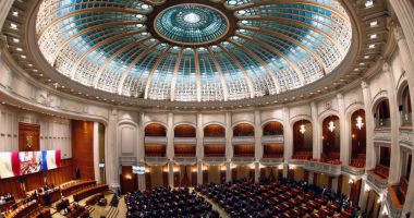 Stire din Politică-Administrație : Moțiunea de cenzură a proiectului privind reforma instituțiilor autonome a fost respinsă