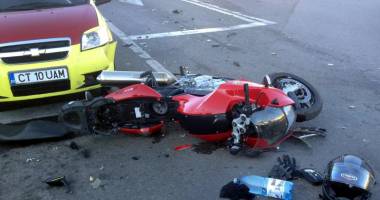 Stire din Eveniment : Motociclist spulberat în intersecția de la "Dacia"
