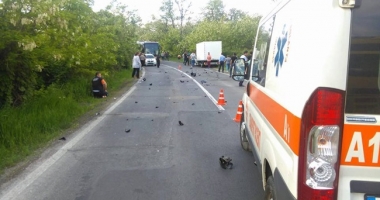 Stire din Eveniment : ACCIDENT GRAV. Motociclist, mort după ce a intrat în plin într-un autoturism