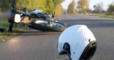 Stire din Eveniment : Impact devastator între o motocicletă și un autoturism. Motociclistul și-a pierdut viața