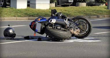 Stire din Eveniment : Motociclist în comă la spital! Nu era prima dată când conducea fără permis!