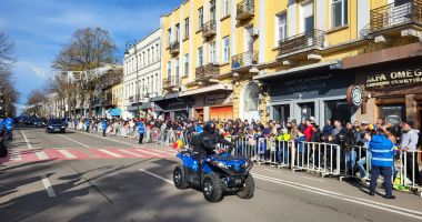 GALERIE FOTO Peste 1000 de constănțeni prezenți la parada militară de Ziua României - 20