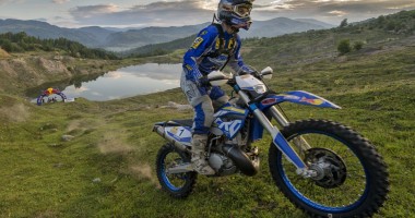 Stire din Sport : Competiție strânsă la Red Bull Romaniacs