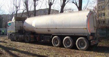 Peste o tonă de motorină, confiscată de Garda de Coastă - 3
