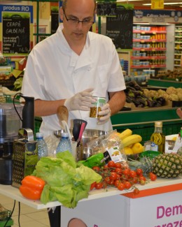 Lecții de bucătăreală vegetariene și raw vegane în fața oamenilor - 7