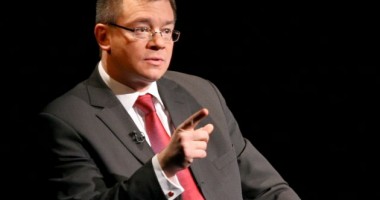Stire din Politică-Administrație : "Demisia lui Voiculescu este o bătaie de joc"