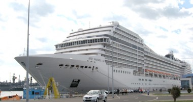 Stire din Sănătate : Turiștii sosiți cu nave de pasageri, protejați de polițiști