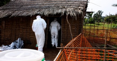 Stire din Sănătate : Ebola face ravagii. A fost depășit pragul de 3.000 de morți