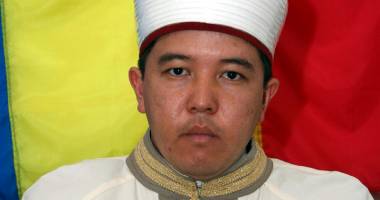 Stire din Cultură-Educație : Alegeri la Muftiat. Iusuf Muurat candidează pentru un nou mandat