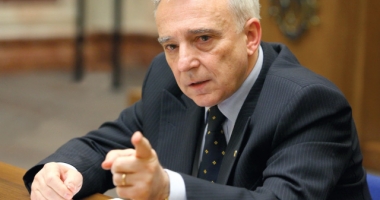 Stire din Economie : BNR înăsprește condițiile de acordare a creditelor