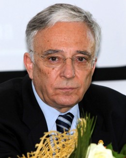Stire din Economie : Ce spune Mugur Isărescu despre politica monetară postcriză