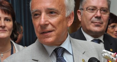 Stire din Economie : Iată cine spune că piața imobiliară își va reveni