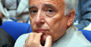 Stire din Economie : Mugur Isărescu speră ca inflația să coboare sub pragul de 3,5%