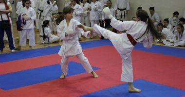 Stire din Sport : Medalii pentru CS Karate Dinamic, la Naționalele pe echipe