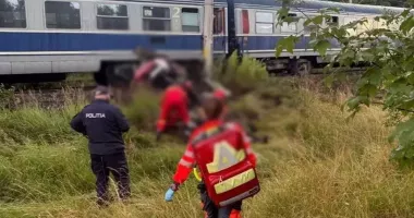Muncitor ucis de un tren în timp ce lucra la calea ferată. Excavatorul în care se afla a fost lovit în plin