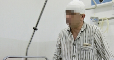 Stire din Social : Muncitor accidentat la cap, după ce  a căzut de pe o scară