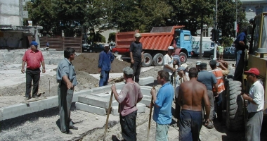 FOTO DE ARHIVĂ / DEMOLAREA HOTELULUI CONTINENTAL - 16 ani de la debutul în forță al lui Mazăre - 5