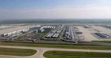 Stire din Actualitate : Zboruri suspendate pe un aeroport după detectarea unei drone