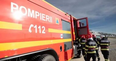 Stire din Eveniment : Un elev de clasa a VIII-a a venit cu muniție la școală. Unitatea de învățământ, evacuată de urgență