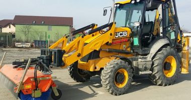 Stire din Politică-Administrație : Primăria orașului Murfatlar achiziționează utilaje moderne, pentru curățenie eficientă