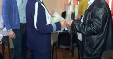 Edilul Valentin Saghiu a oferit plachete celor trei polițiști din Murfatlar care s-au pensionat - 3