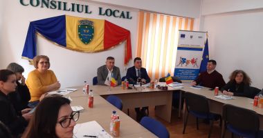Stire din Politică-Administrație : Primăria Murfatlar a găzduit un briefing în cadrul proiectului "Dezvoltarea și promovarea moștenirii comune"