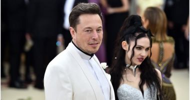 Stire din Actualitate : Elon Musk și cântăreața Grimes au dezvăluit că au un al doilea copil împreună