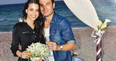 Stire din Sport : Adrian Mutu și Sandra Bachici s-au căsătorit pe o plajă din Cuba