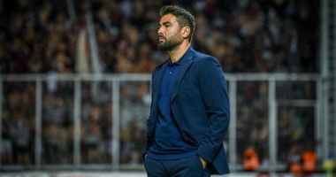 Stire din Sport : Adrian Mutu s-a întâlnit cu șeful galeriei Rapidului, după ce i s-a cerut demisia