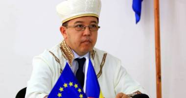 Stire din Cultură-Educație : Muftiul Muurat Iusuf deplânge jertfirea de vieți omenești în atentatul terorist de la Istanbul