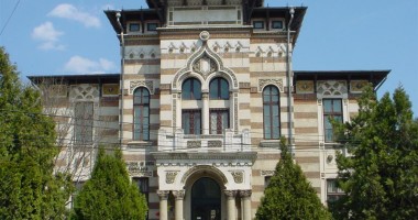 Stire din Cultură-Educație : Spectacol al studenților de la Arte