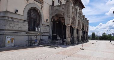 Cine îşi asumă riscul? „Muzeul de Istorie se poate vizita, dar cu mare atenţie!” - 5