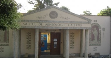Stire din Cultură-Educație : Spectacole  de teatru  cu scop nobil