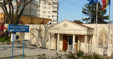 Stire din Cultură-Educație : Muzeul Callatis, luat cu asalt cu ocazia "Școlii altfel"