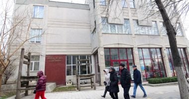 Stire din Cultură-Educație : Povestea bradului de Crăciun, transpusă într-un atelier de creație artistică, la Constanța