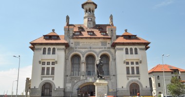 Stire din Cultură-Educație : Vernisaj "Artă și religie în Dobrogea Romană"