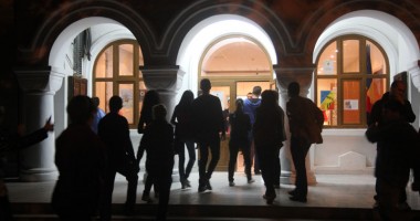 Stire din Cultură-Educație : "Noaptea Muzeelor", bine primită de constănțeni