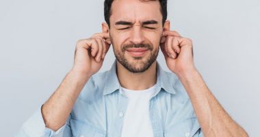 Muzica ascultată tare vă poate afecta urechile