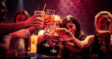 Stire din Eveniment : Petrecerile cu muzica dată la refuz, interzise acasă. Polițiștii vor da amenzi usturătoare!