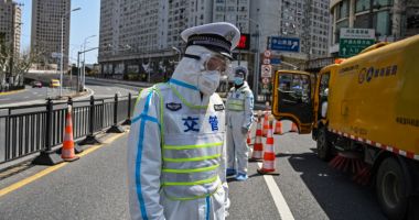 Stire din Actualitate : Imaginile disperării în Shanghai: oameni înfometați, bătuți pe străzi, animale omorâte