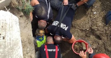 Trei muncitori surprinși sub un mal de pământ. Intervin salvatorii
